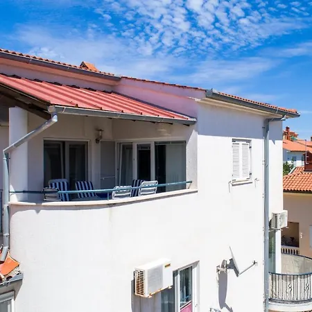 Burle 75a Apartment